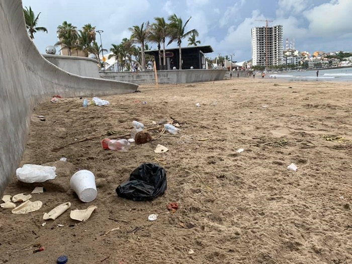Las playas se vuelven a ensuciar; retiran 18 toneladas de basura del